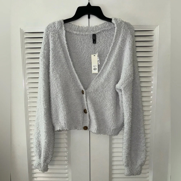 ALYA 3 button crop cardigan - Picture 1 of 7